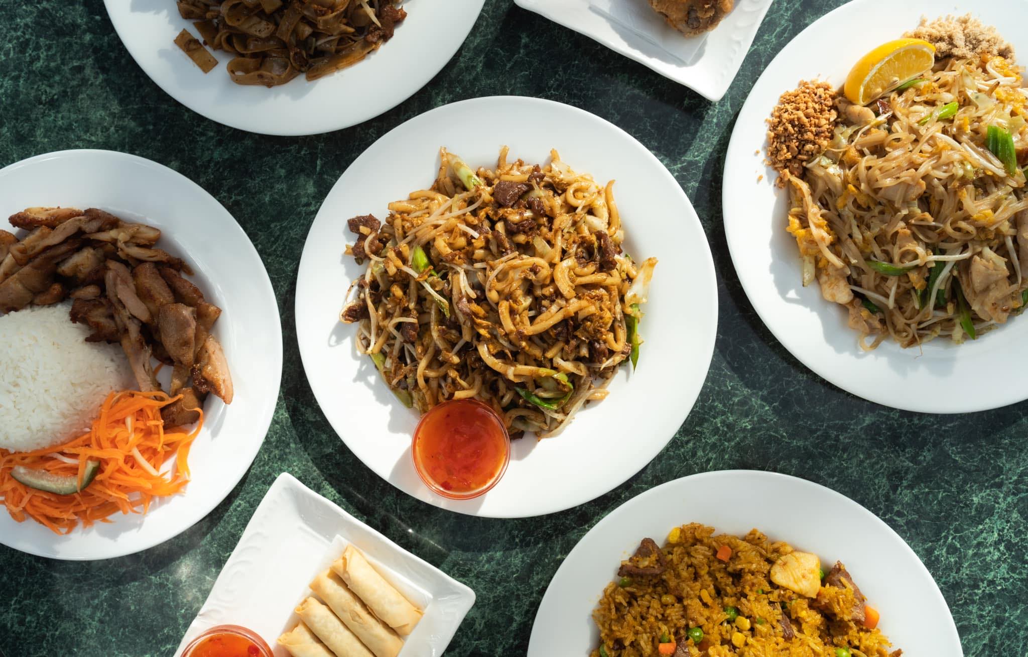 Get The Oaks Satay Noodle House delivered to your door with Delivereasy
