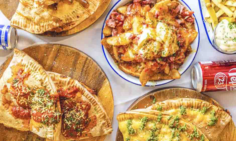 Get Calzones delivered to your door with Delivereasy